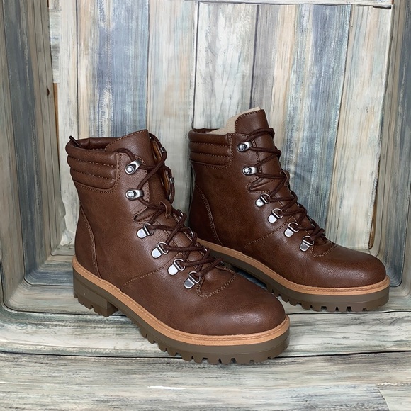 Indigo Shoes - indigo rd.
Imara Combat Boots winter lace